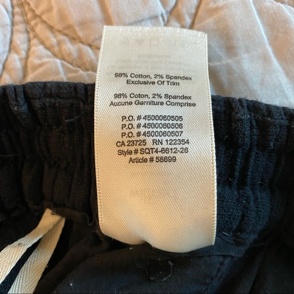 Aritzia | Wilfred | Bertaud Shorts — Black | Size XS - Picture 11 of 15